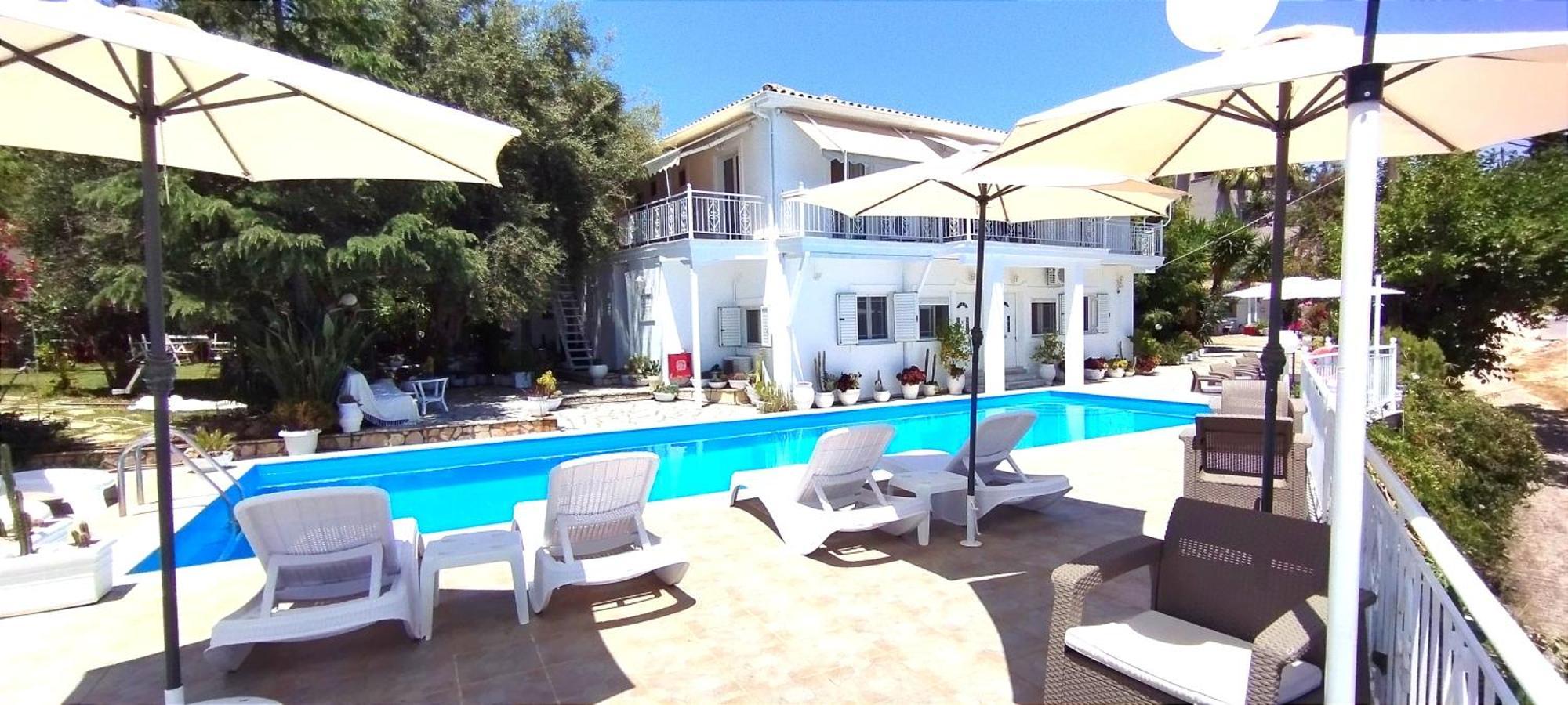 Aleka's House Pensiune 3*